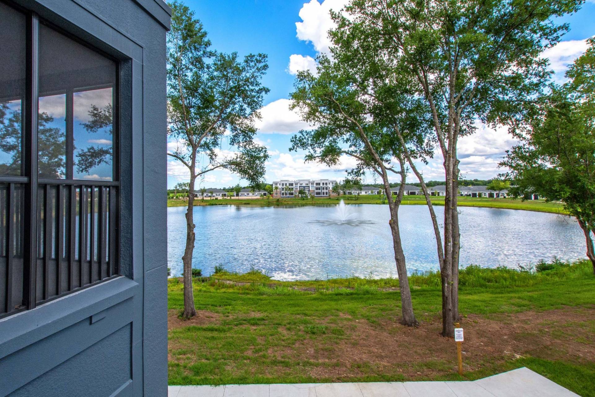Lakeside community 3096