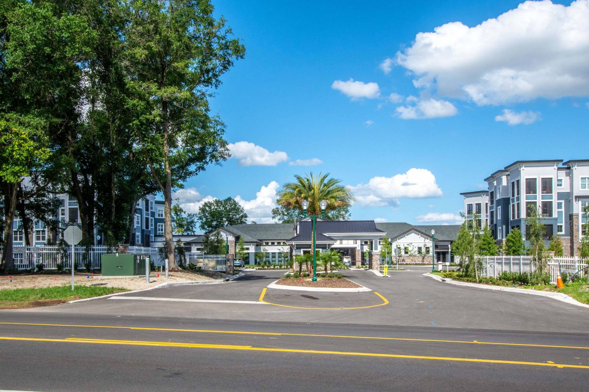 Lakeside community 3156